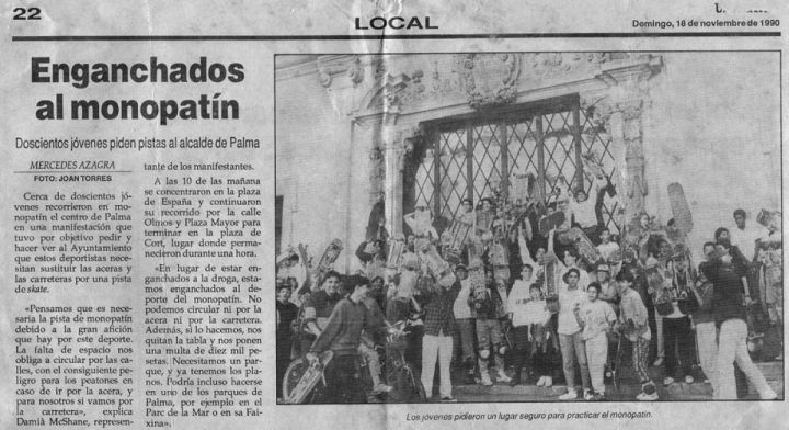 Recorte de prensa 1990 manifestación en Cort, Palma de Mallorca.