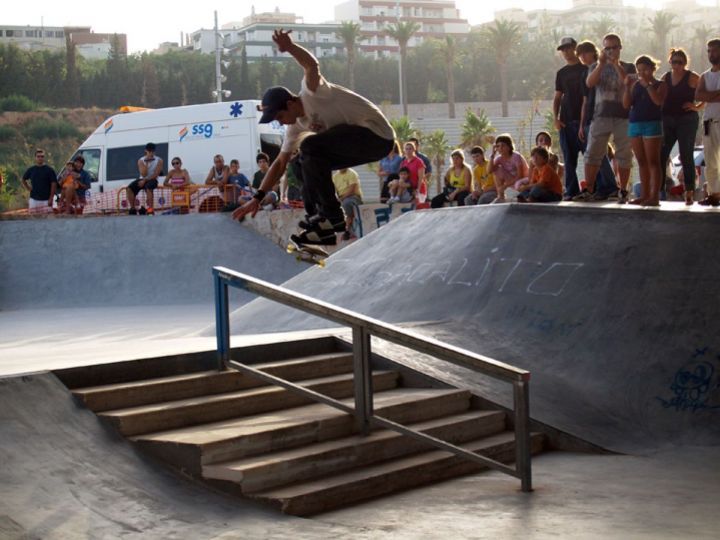 Lolo increible flip bs lipes to fakie