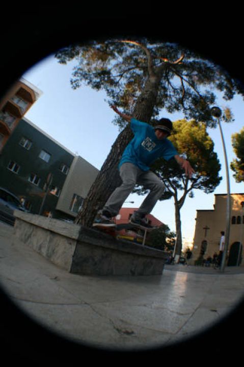 Truco flip bs nosegrindspot plaza iglesia can pastillafoto