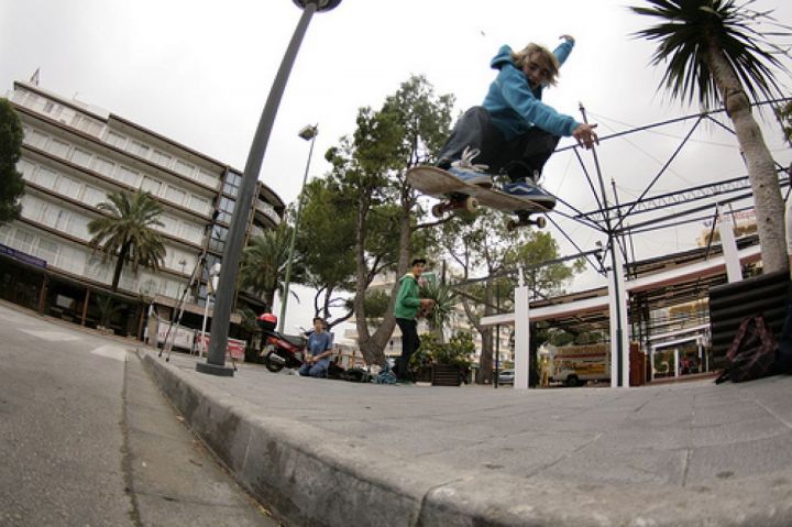 Alonso truco ollie gap bells foto miguel martins