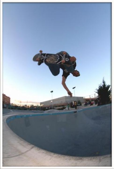 Skaterpedro tomas popefotografofonytrucobs air nose grap bowl mostoles