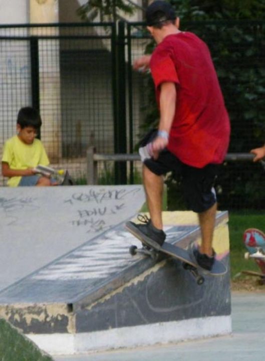 Skaterpedro tomas popetrucofs smith grend up skateplaza valenciafoto