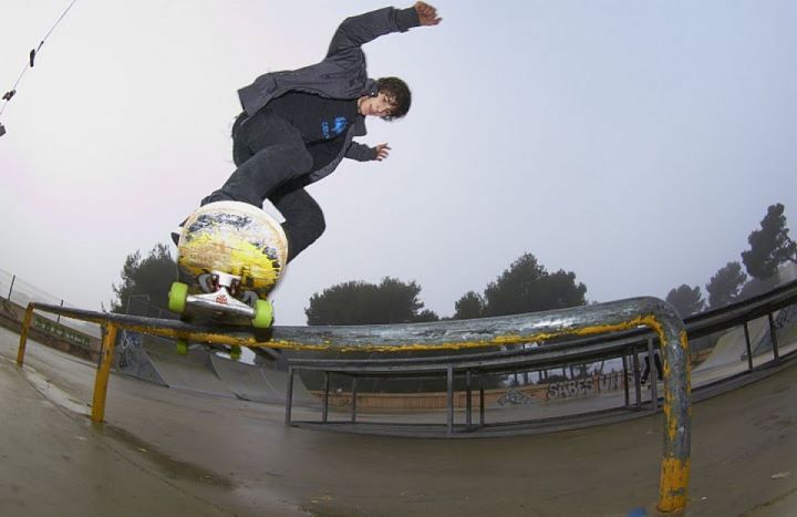 Pere joan suau bs board slide skatepark can