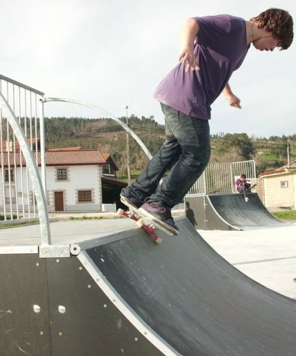 Feblee yo skatepark castillograbado por javi