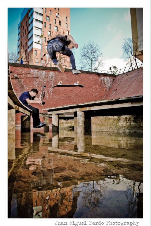 3flip over the water joan alturo foto juan