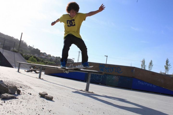Adan dominguez bs board skatepark bueu foto alberto