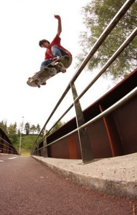 Ollie over rail tolosa foto por javier saavedra