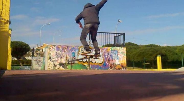 Lukas bs boardslide to fackie skatepark