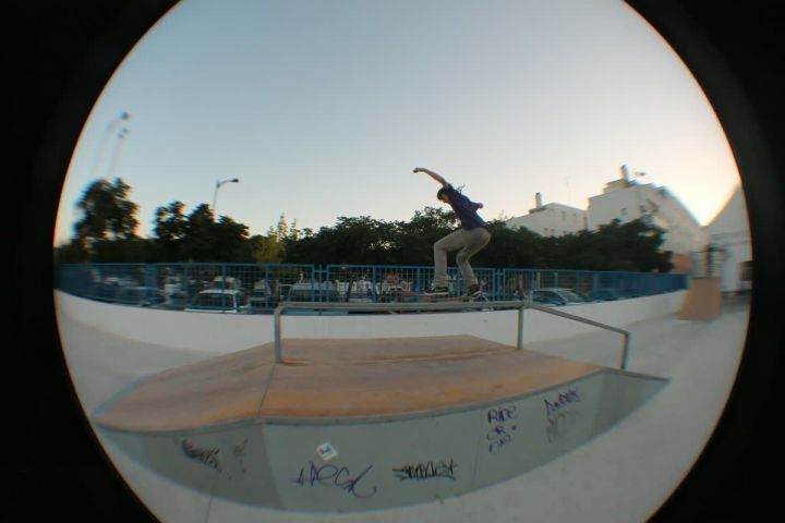 ollie por nono en el skatepark de Baeza