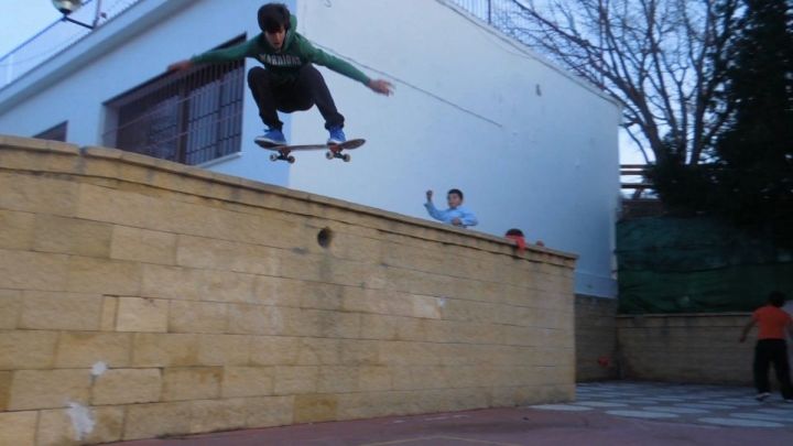 ollie muro en el skatepark
