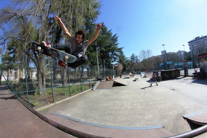 Aaron Guede 360 flip to fakie, Ourense skatepark