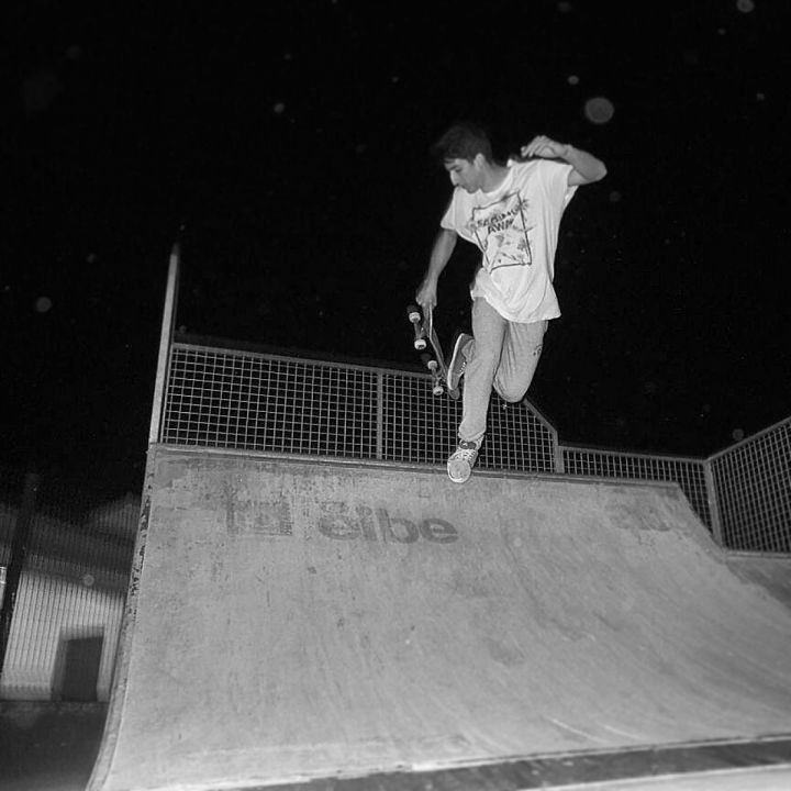 Boneless - J. Carlos Logroño